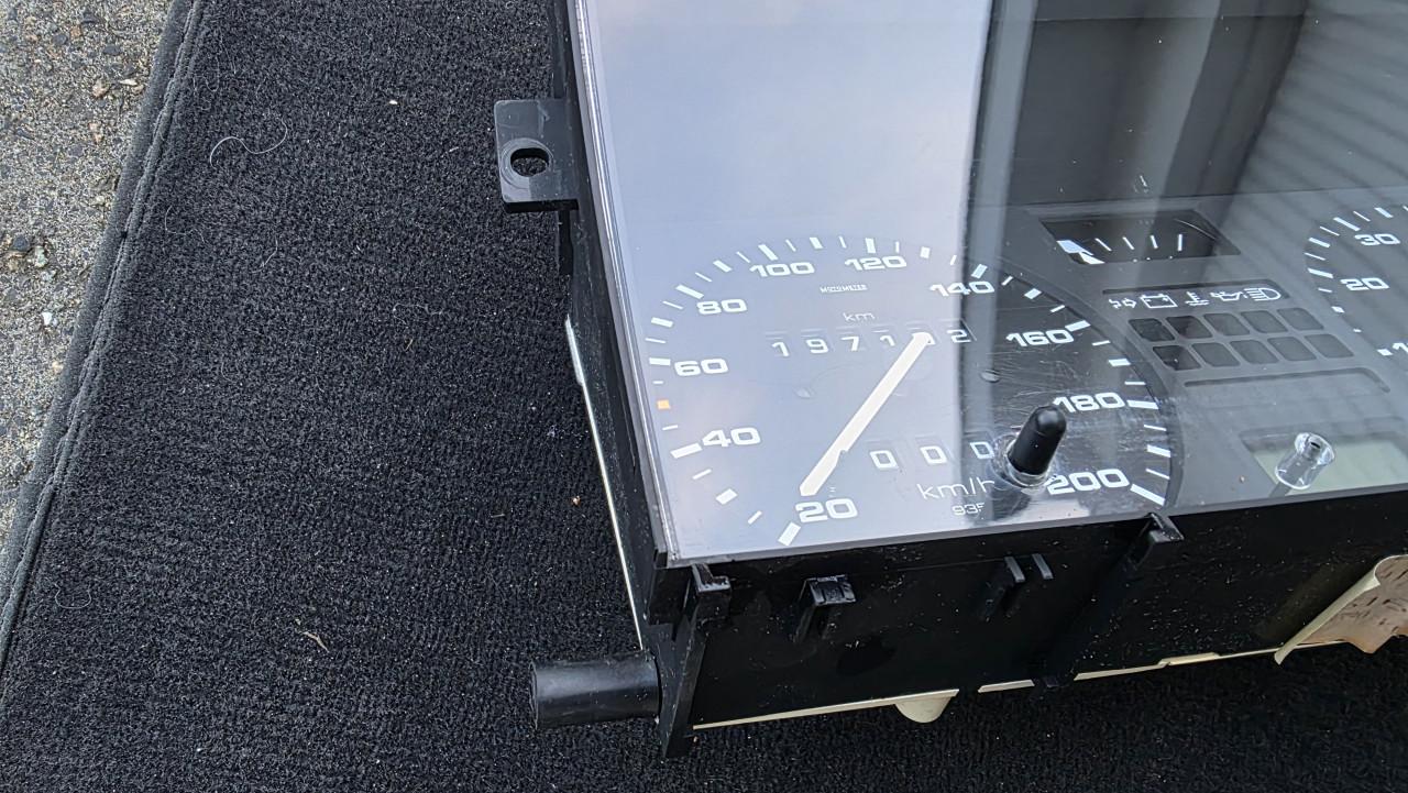 VOLKSWAGEN GOLF 2 TOERENTELLER COCKPIT