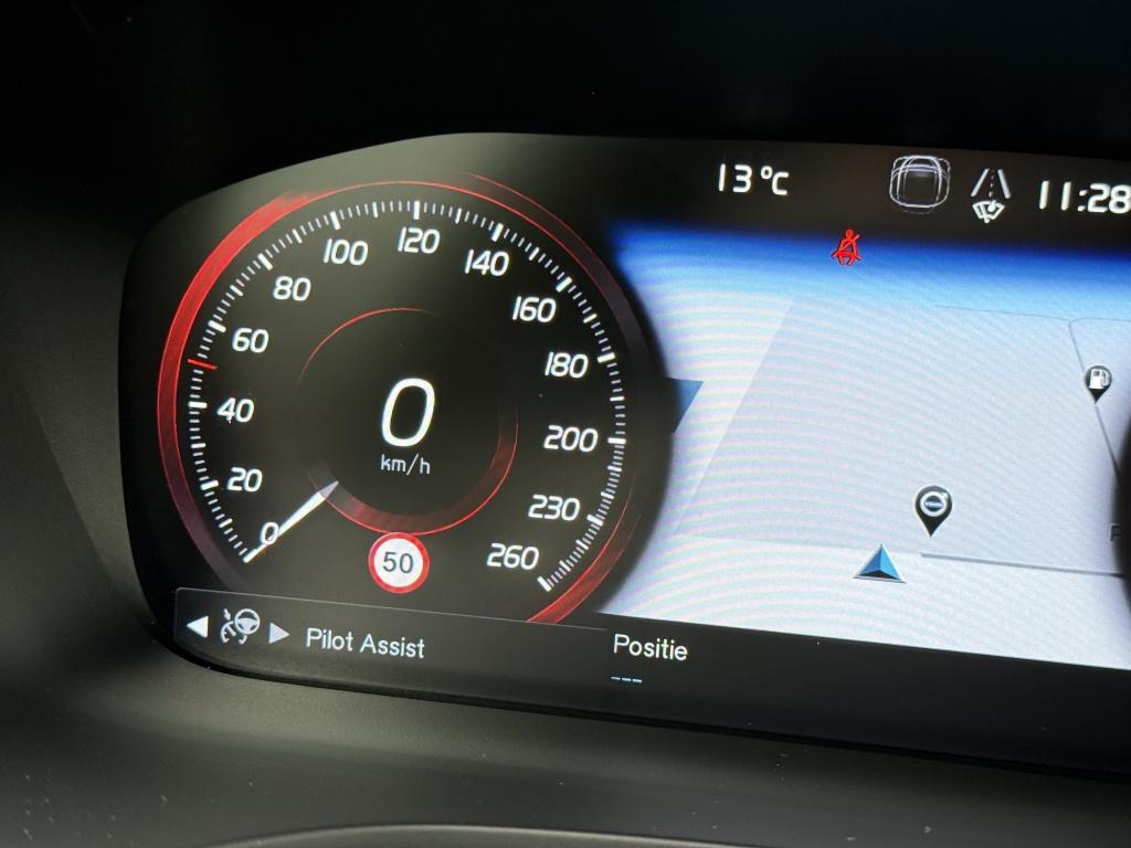 Volvo V60 t6 340pk recharge r-design| panodak| b&w sound| adap.cruise| tre