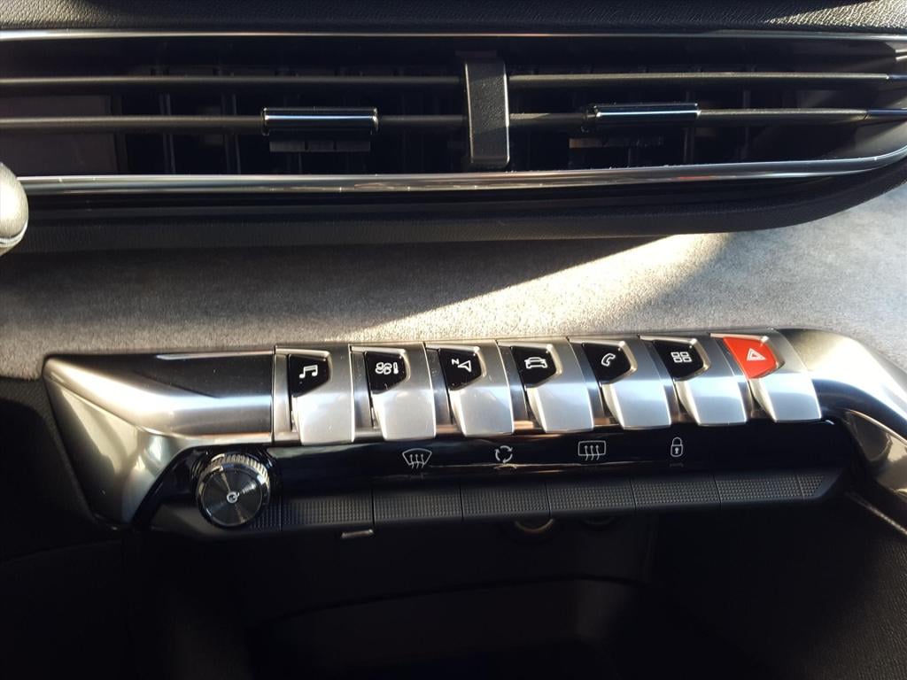 Peugeot 3008 1.6 puretech 180pk s&amp;s eat8 gt