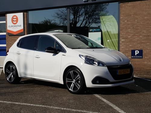 Peugeot 208 gtline 1.2-110pk automaat (eat6) trekhaak | apple carplay & and