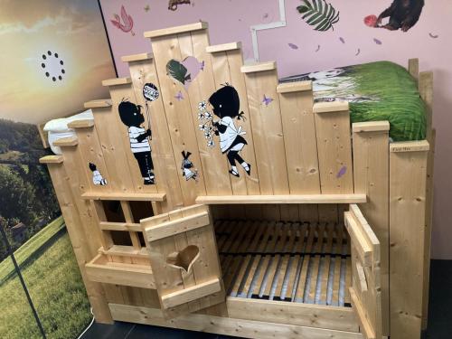 Kinderbed 200x90 Bedhuisje Huisbed stapelbed 3 persoons