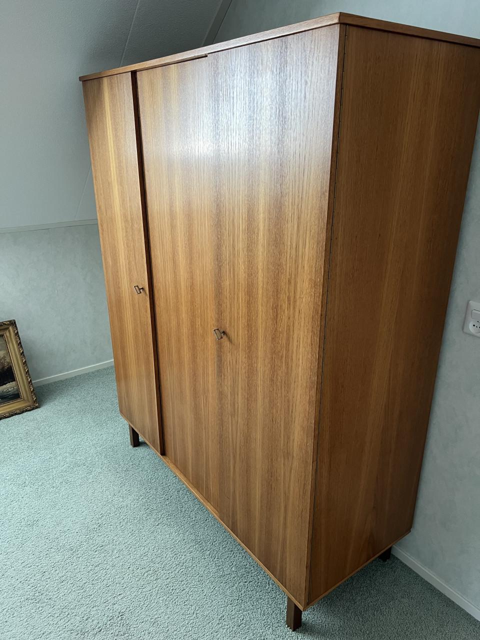 Moderne houtenkast