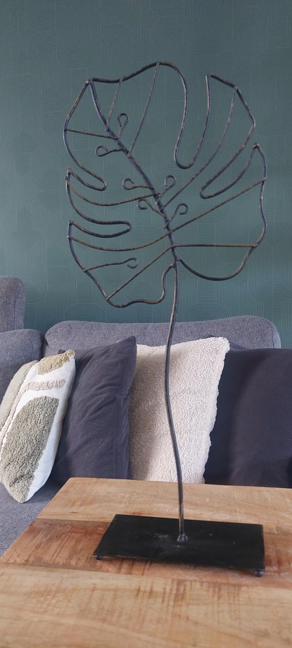 Industrieel Metalen Monstera Blad op Voet