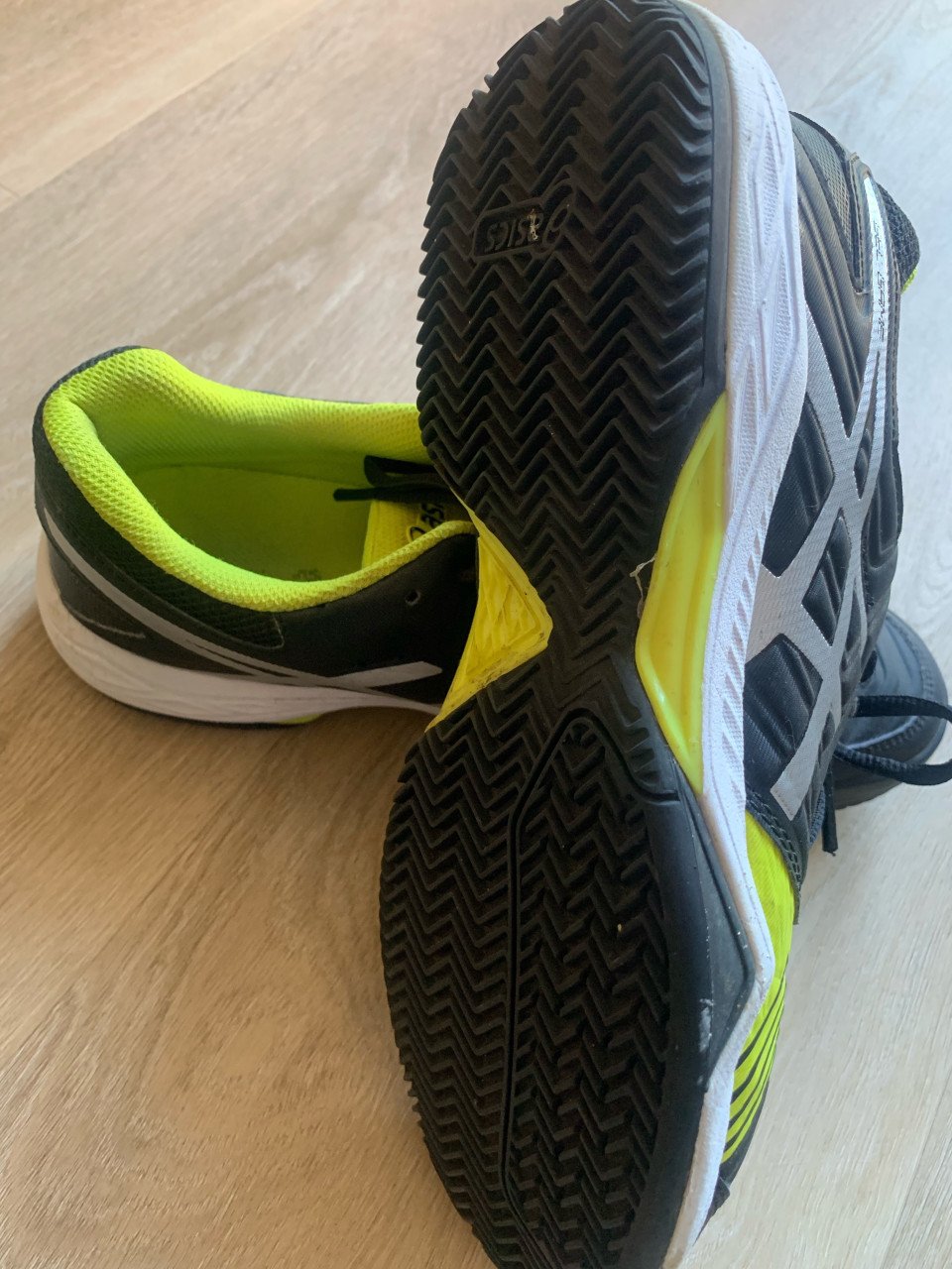 Aesics maat 41,5 zaal of gymschoenen