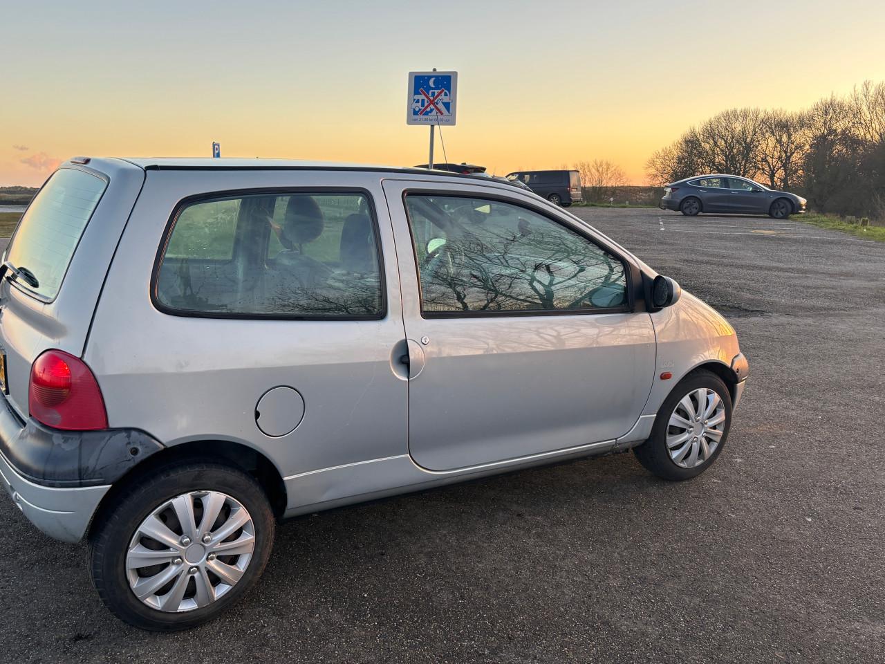 Renault Twingo 2002 met 14 maanden APK