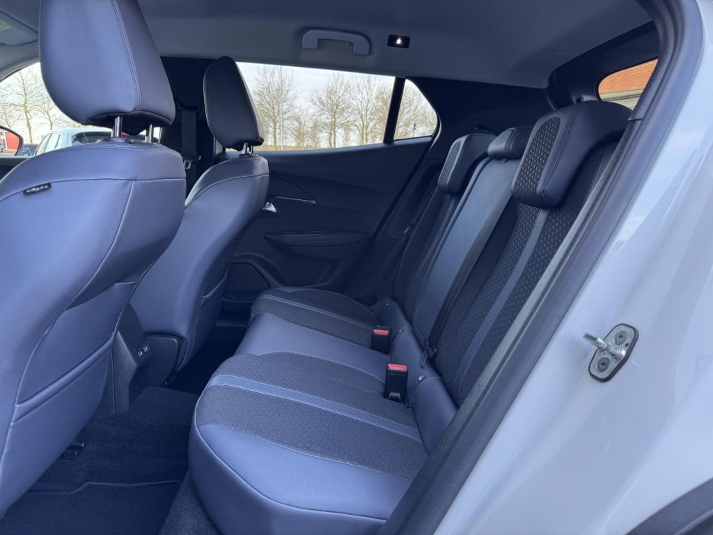 Peugeot 2008 1.2 puretech allure pack connect | trekhaak afneembaar| naviga