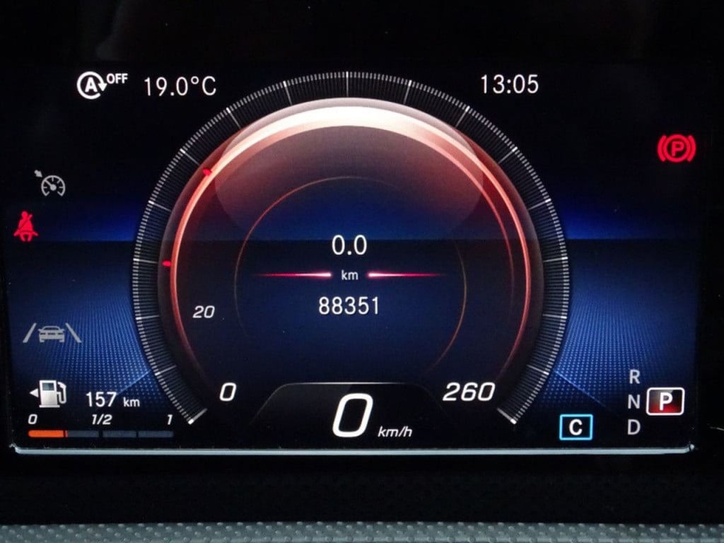 Mercedes-Benz A-Klasse 180 business solution widescreen cockpit