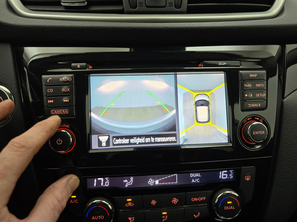 Nissan Qashqai occasion automaat 1.2 connect edition met parkeercamera en p