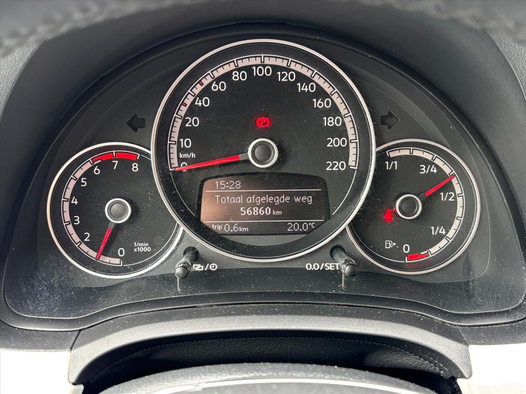 Volkswagen UP! 1.0 60pk up! beats| camera|stoelverwarming|climate|rijklaarp