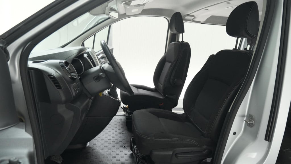 Renault Trafic 2.0 dci 170 t29 l2h1 dc comfort | navi | trekhaak | camera |