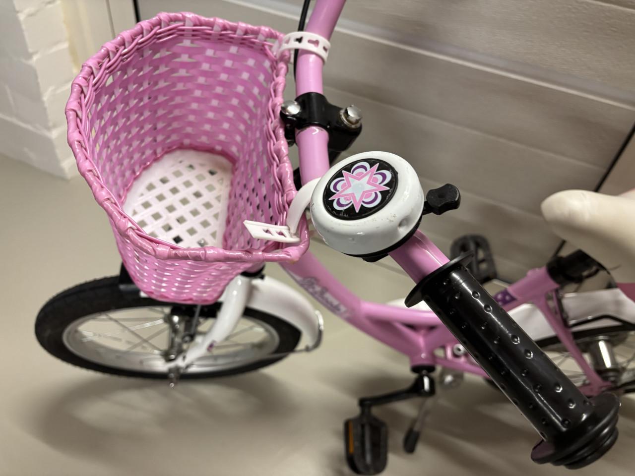 Mooie meisjesfiets 16 inch voor de leeftijd van 4-6 jaar.