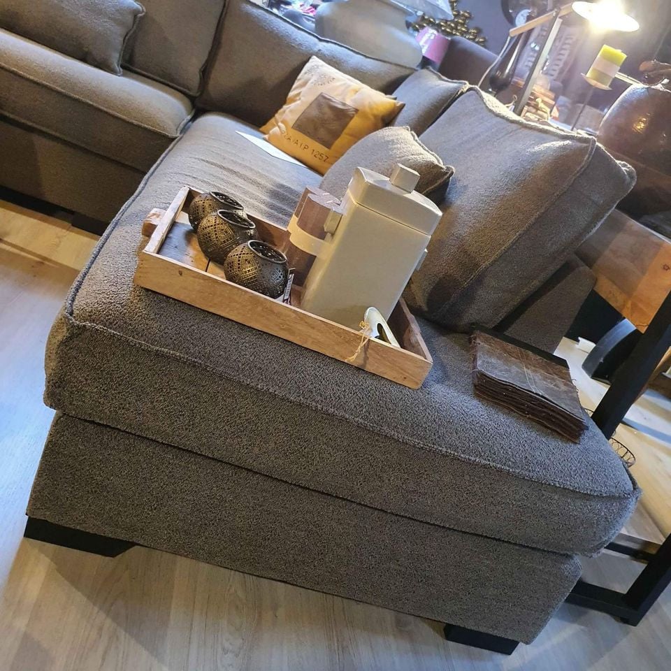 SCHITTERENDE HOEK/LOUNGEBANK IN IJZERSTERKE STOF ALPHINE BROWN SHOWMODEL