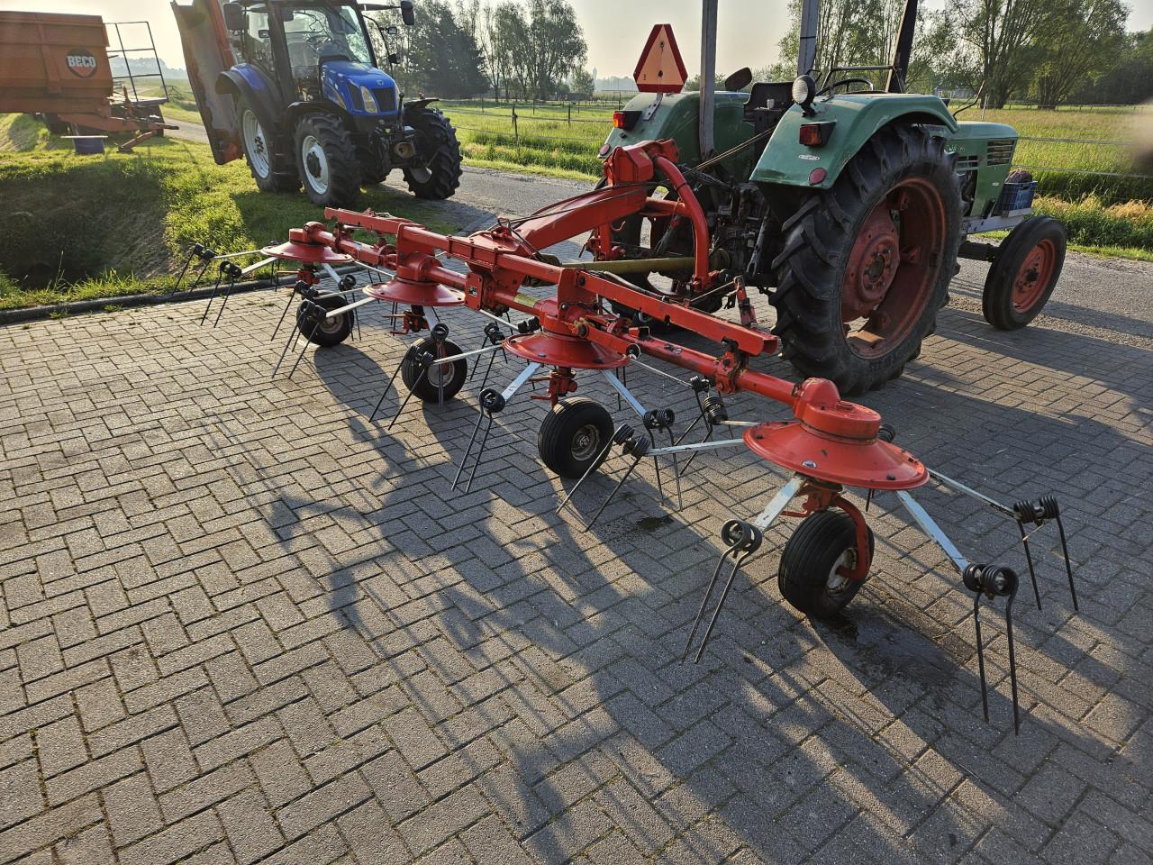 Kuhn hooischudder