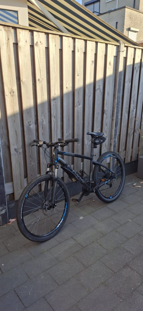 B TWIN rockrider 520