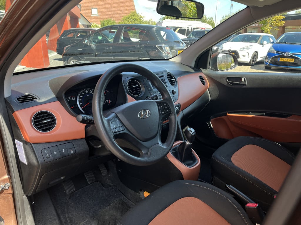Hyundai I 10 1.0i i-motion comfort | climate | radio | cruise
