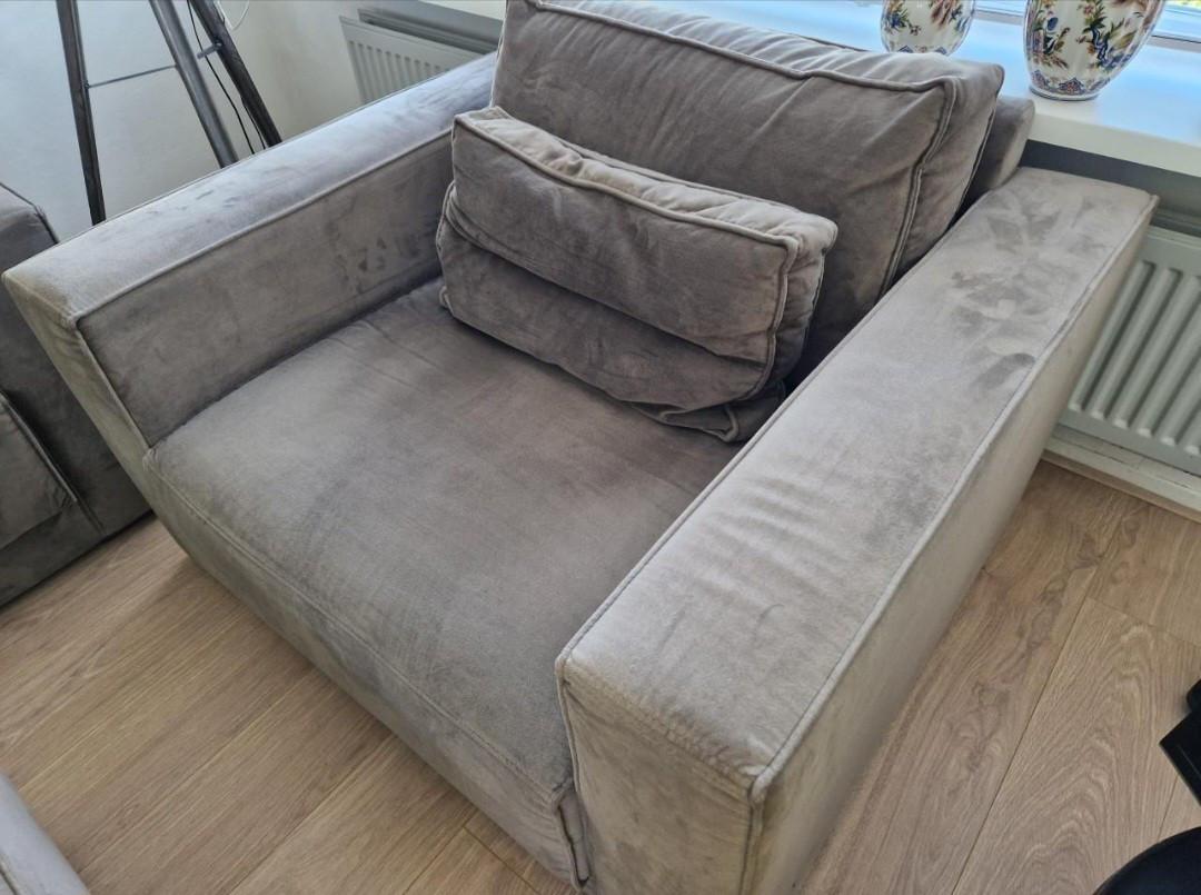 Grote hoekbank met fauteuil en poef - Taupe