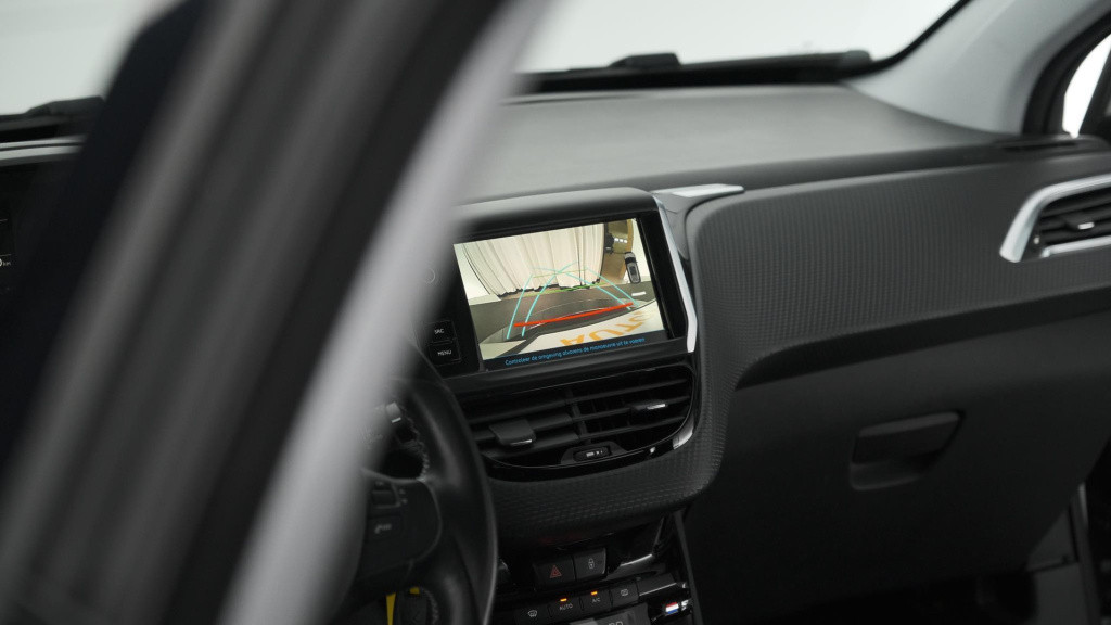 Peugeot 2008 puretech 82 signature | camera | apple carplay | parkeersensor