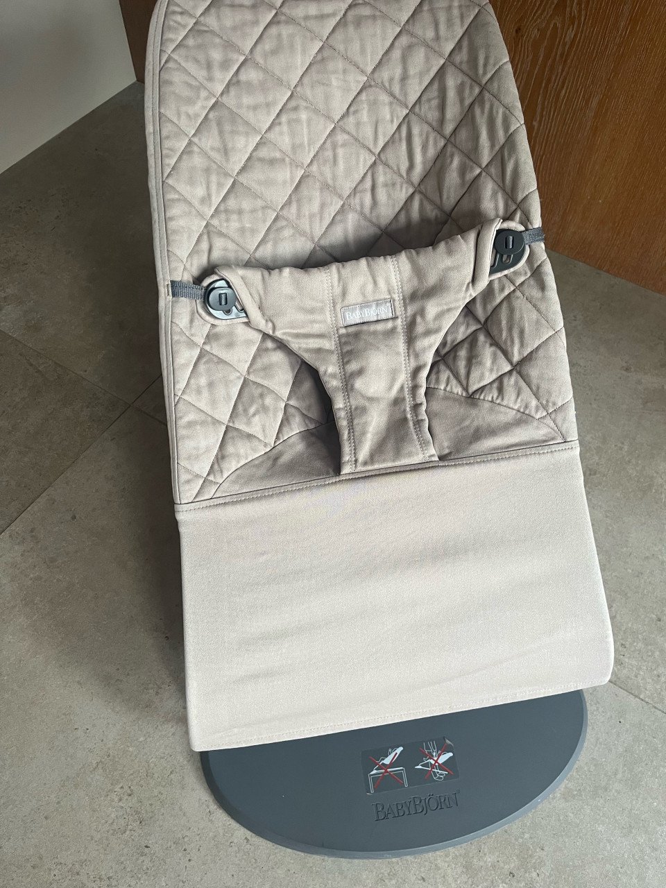 Wipstoel baby bjorn beige
