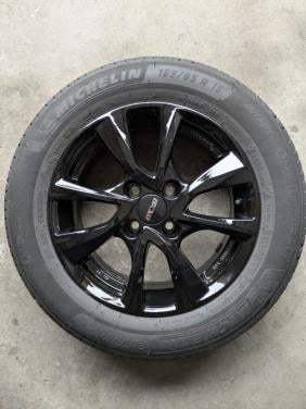 15 inch velgen, merk  OXXO, met banden
