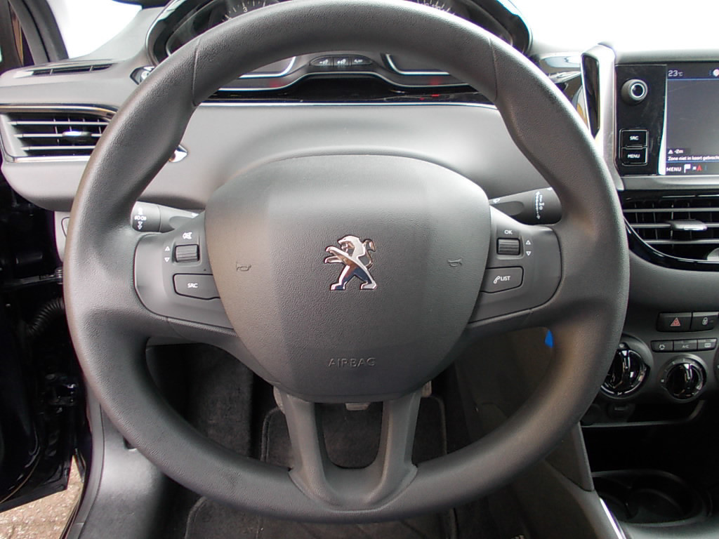 Peugeot 208 1.2 puretech 5-drs, airco, cr.contr., navi.