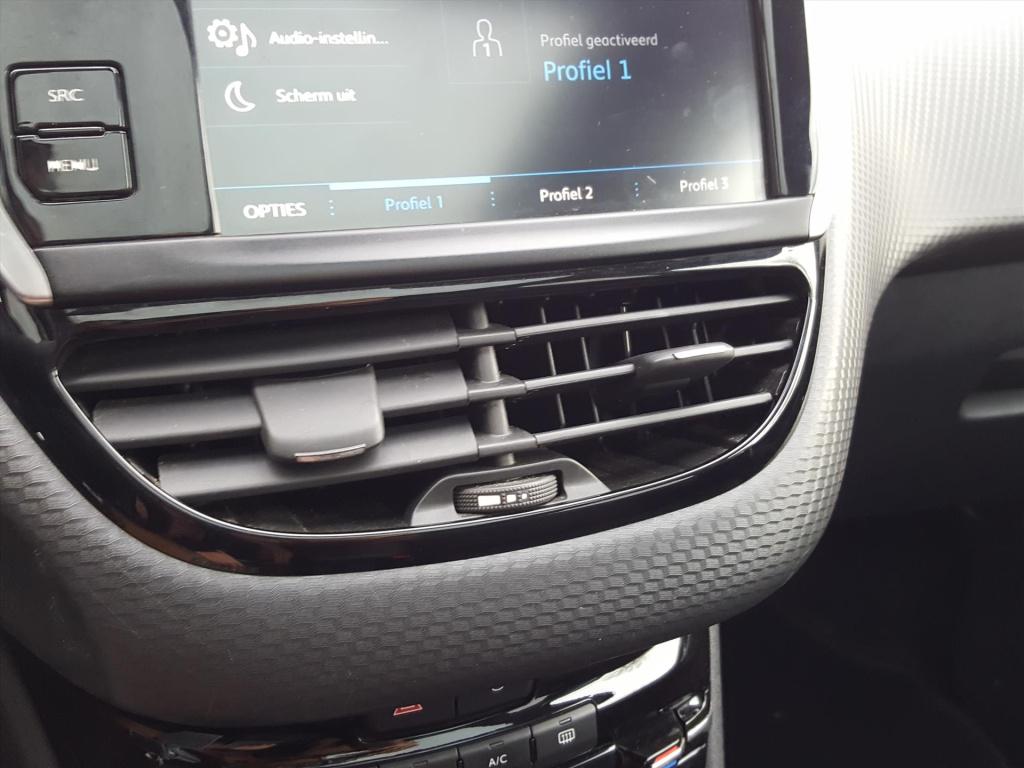 Peugeot 208 gt-line 1.2-110pk 5d vol-automaat(eat6) navigatie | trekhaak | 