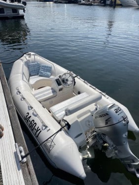 Zodiac Yachtline Deluxe 340 met Honda 20pk viertakt en trailer