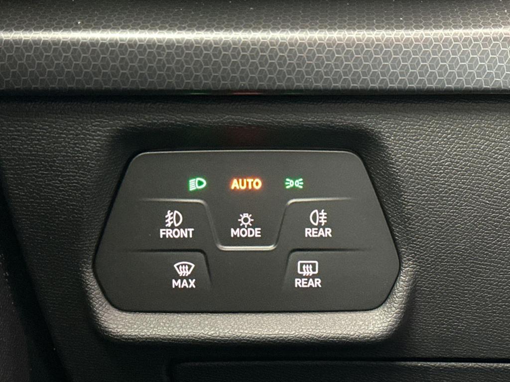 Seat Leon style business intense 1.5 tsi ehybrid 150 kw / 20