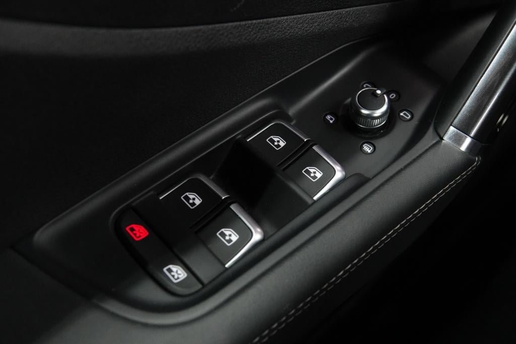 Audi Q2 1.5 tfsi | acc | pdc | carplay | s-line |