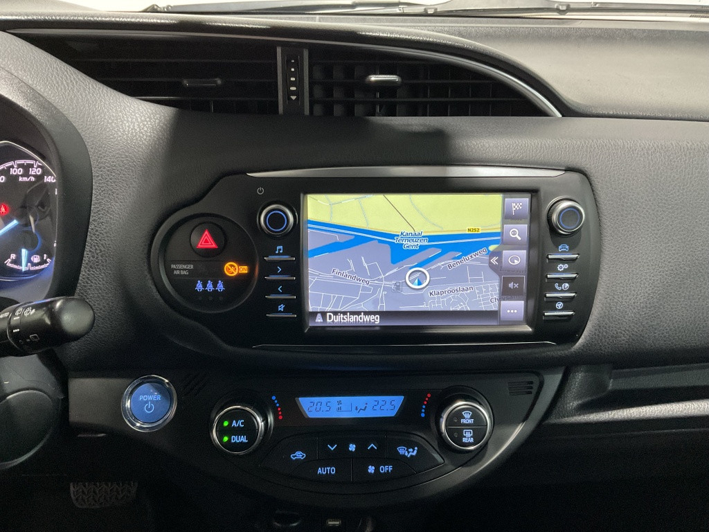 Toyota Yaris 1.5 hyb. aspiration | navi | keyless | camera |