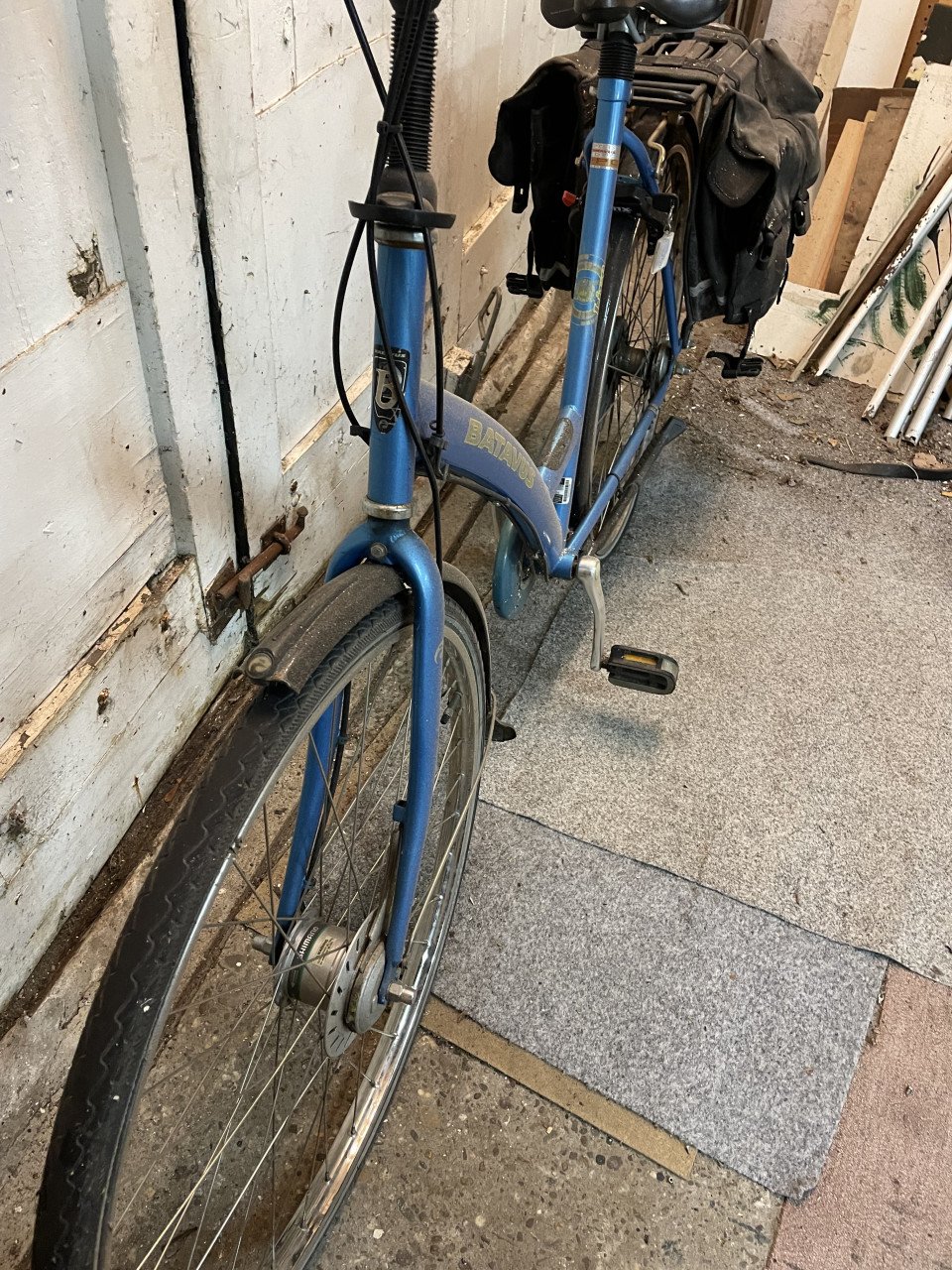 2 damesfietsen en 1 herenfiets