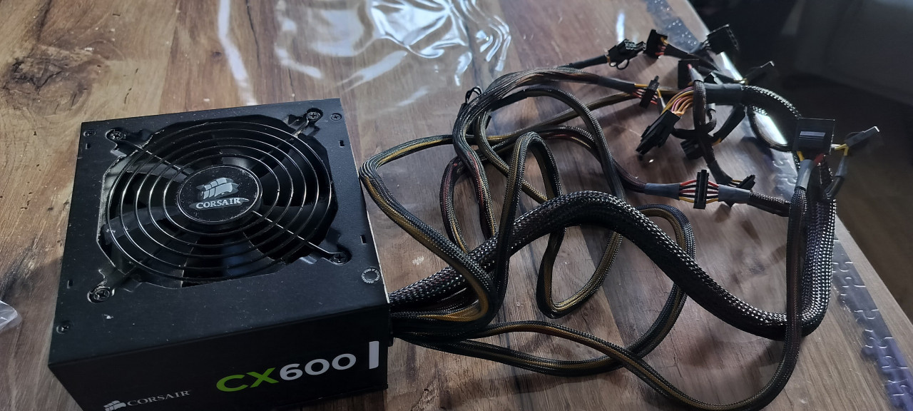 Voeding Corsair CX600