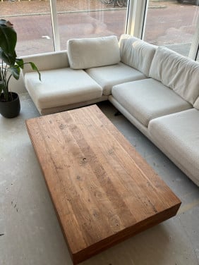 Massief houten salontafel met 2 lades