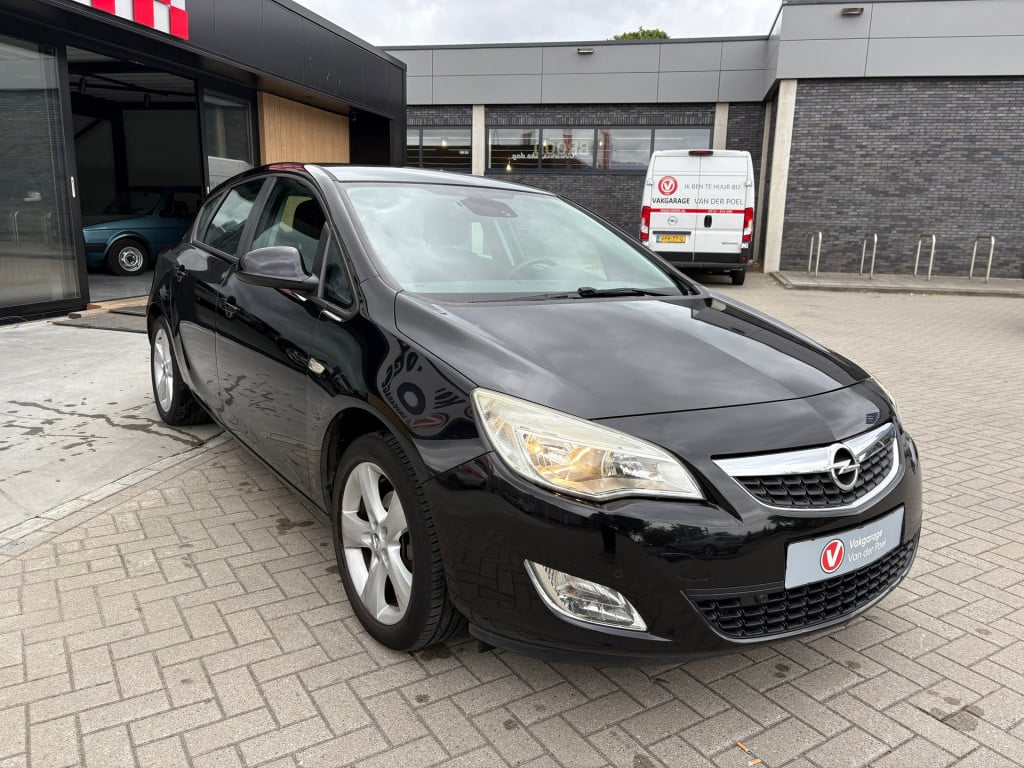 Opel Astra 1.4 turbo edition