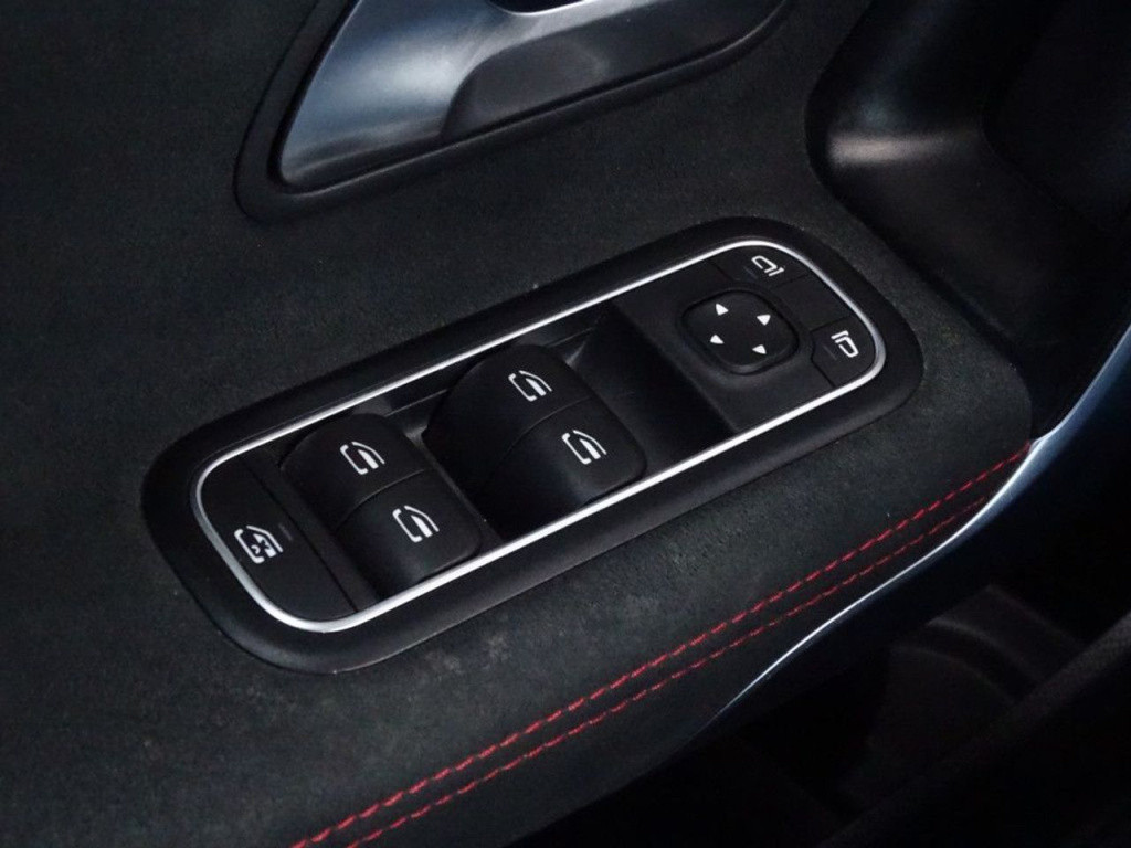 Mercedes-Benz A-Klasse 180 business solution widescreen cockpit