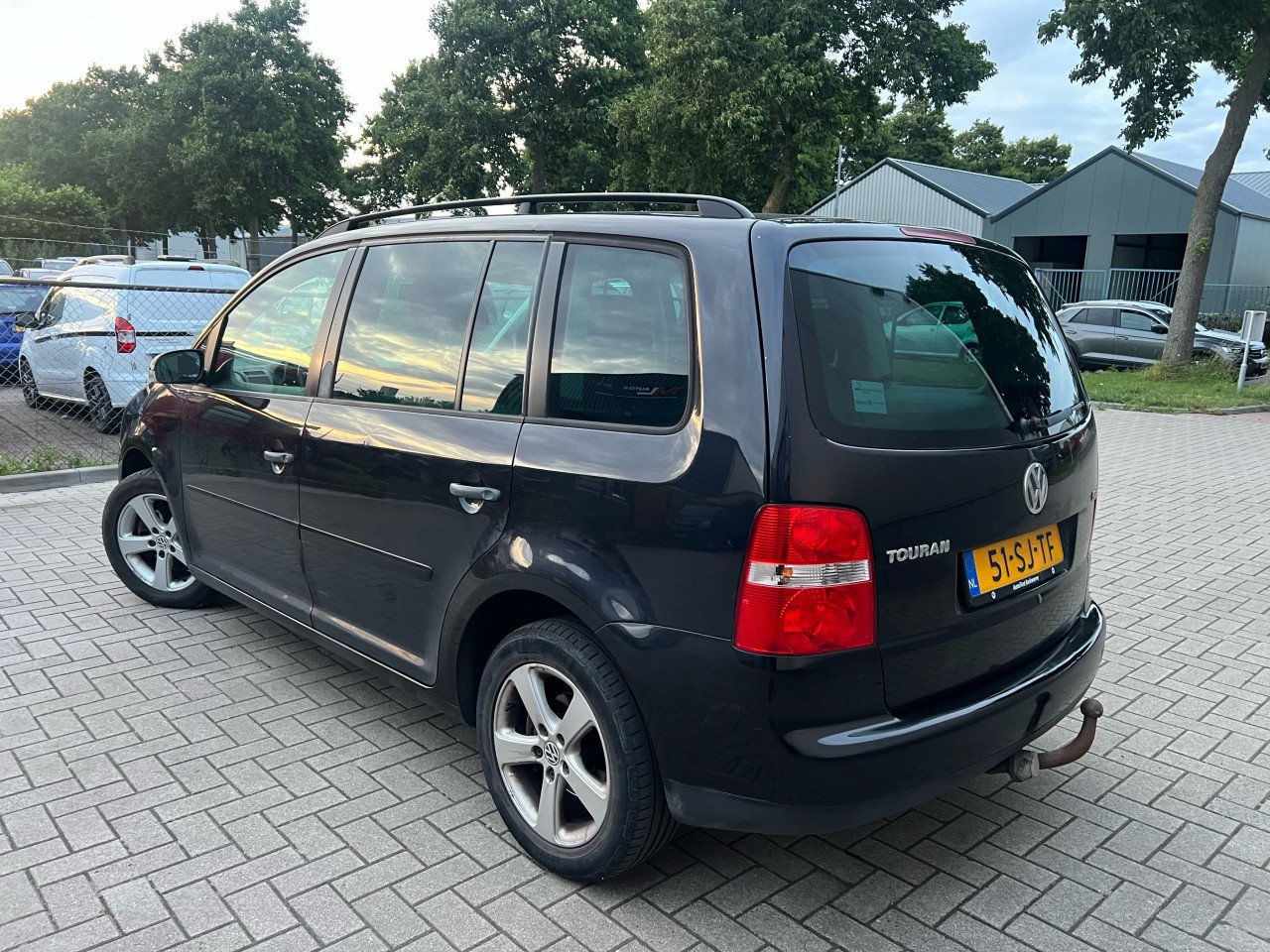 Volkswagen Touran 1.6-16V FSI Jaar Apk