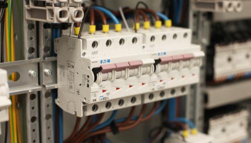 Elektricien nodig? Vast tarief | Snel beschikbaar (ook ’s avonds)