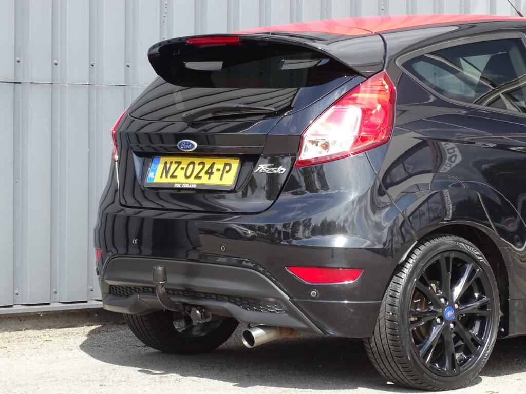 Ford Fiesta 1.0 ecoboost black edition 140pk | bluetooth | 17"