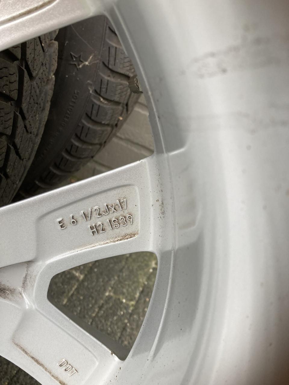 4 Winterbanden met velgen 205/60/R17 BMW X1