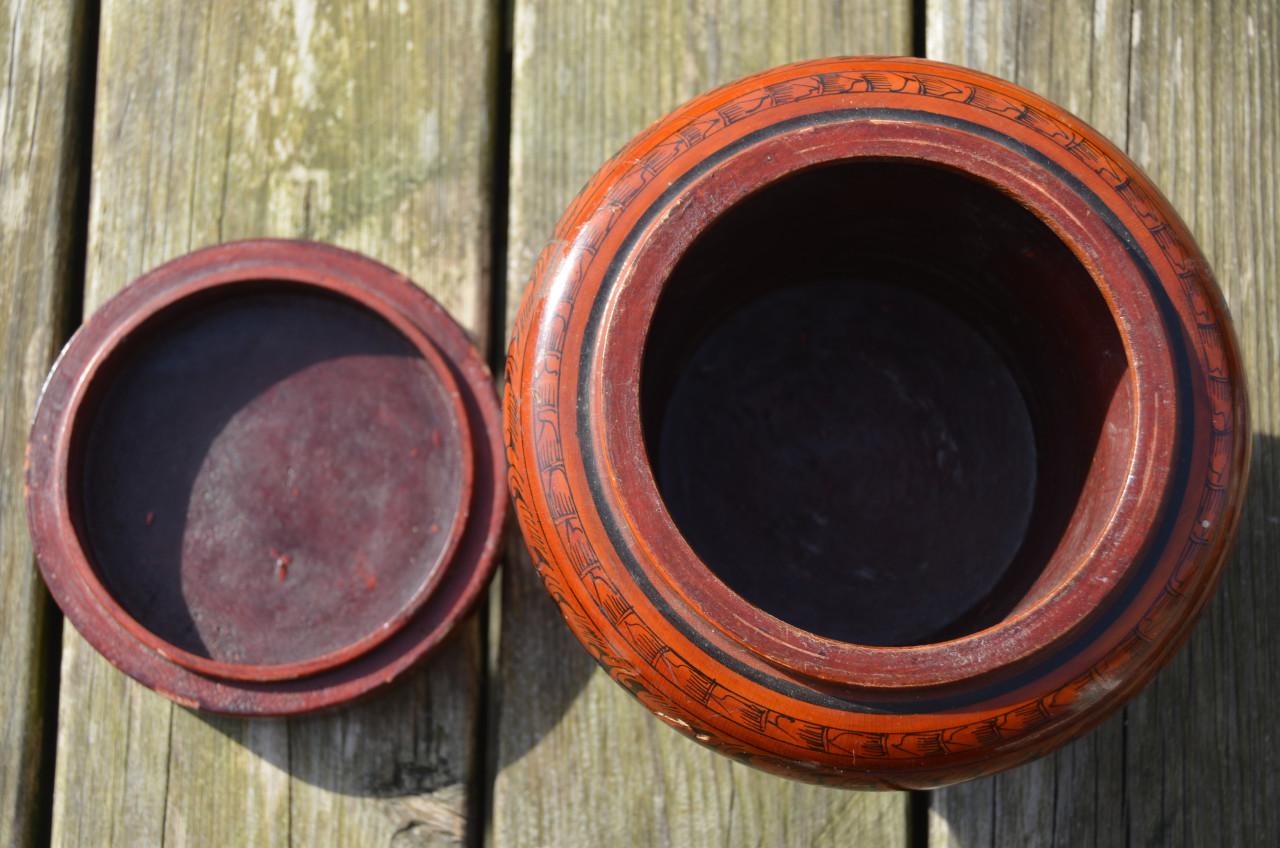 Diverse Japanse en Chinese potjes en blikjes