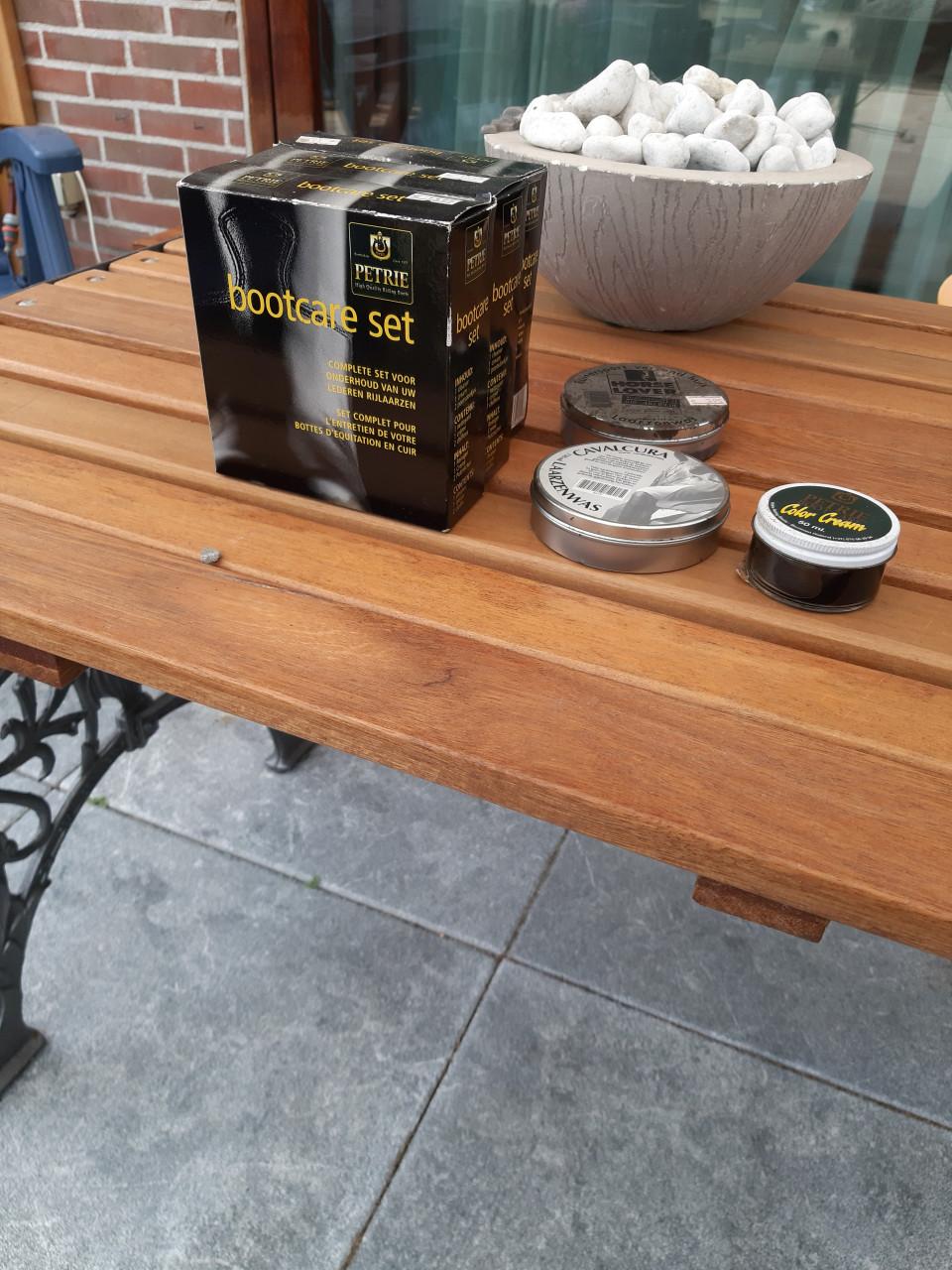Diverse laarzenbenodigdheden