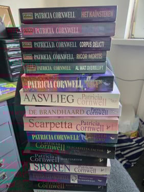Patricia Cornwell Boeken 16 stuks. In nette gelezen staat.