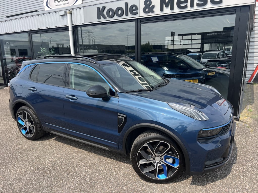 Lynk & Co 01 1.5 261pk plug in hybrid , panodak , carplay