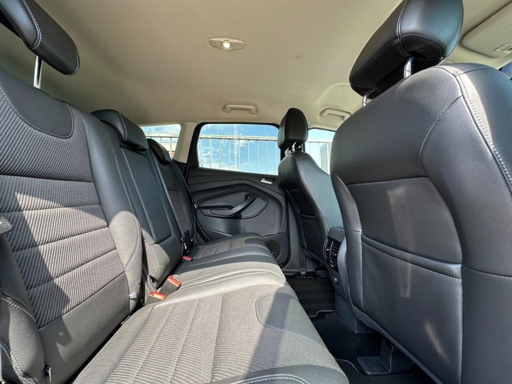 Ford Kuga 1.6 titanium trekhaak pdc stoelverwarming