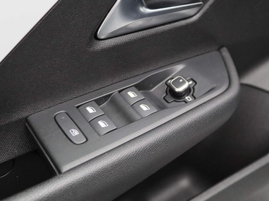 Opel Astra 1.2t business edition | 130 pk | automaat | camera | navigatie |