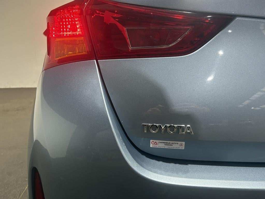 Toyota Auris 1.6 now | lage km-stand |