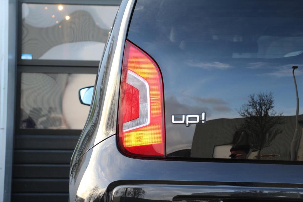 Volkswagen UP! 1.0 black-edition - panoramadak - leer - leder - cruise cont