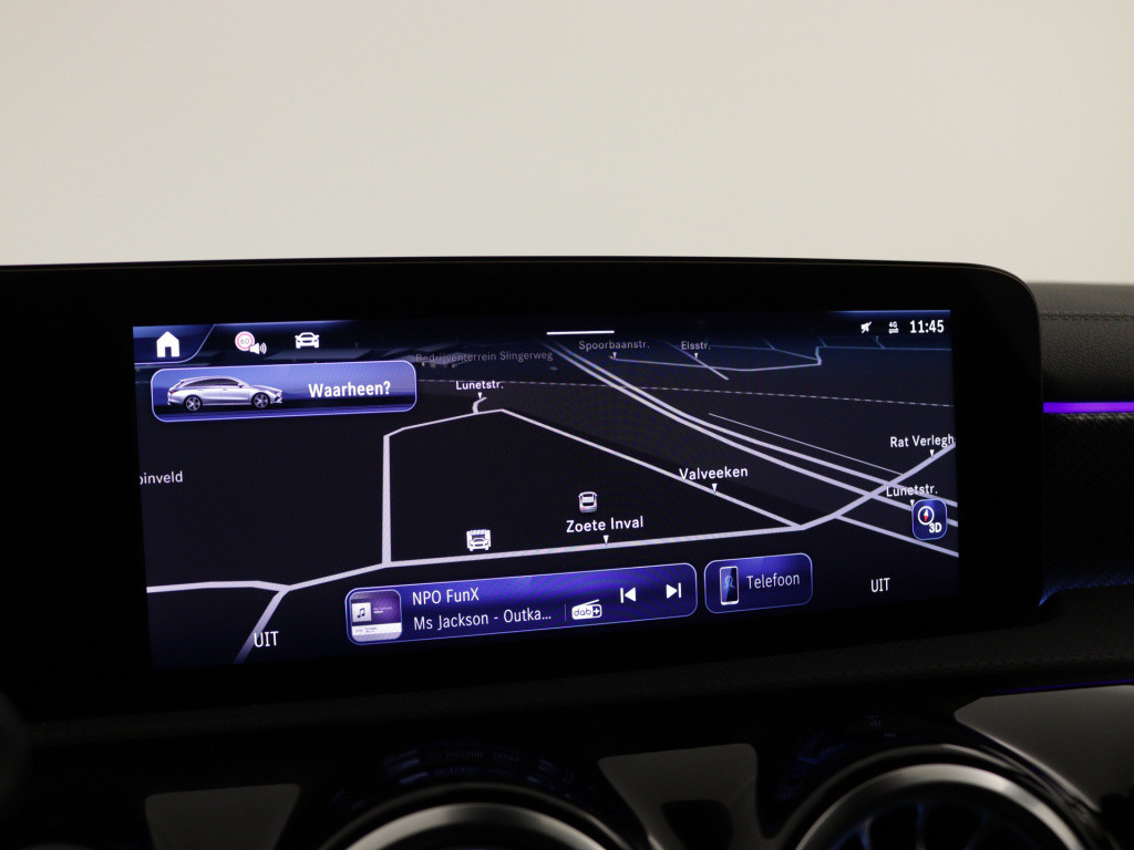 Mercedes-Benz Cla shooting brake 180 star edition luxury line | trekhaak | 