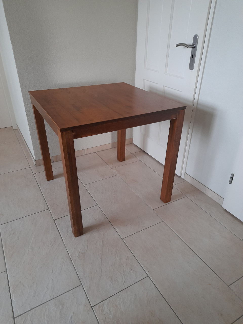 Massief houten tafel 80 x 80 x 76,5H (in goede  staat )