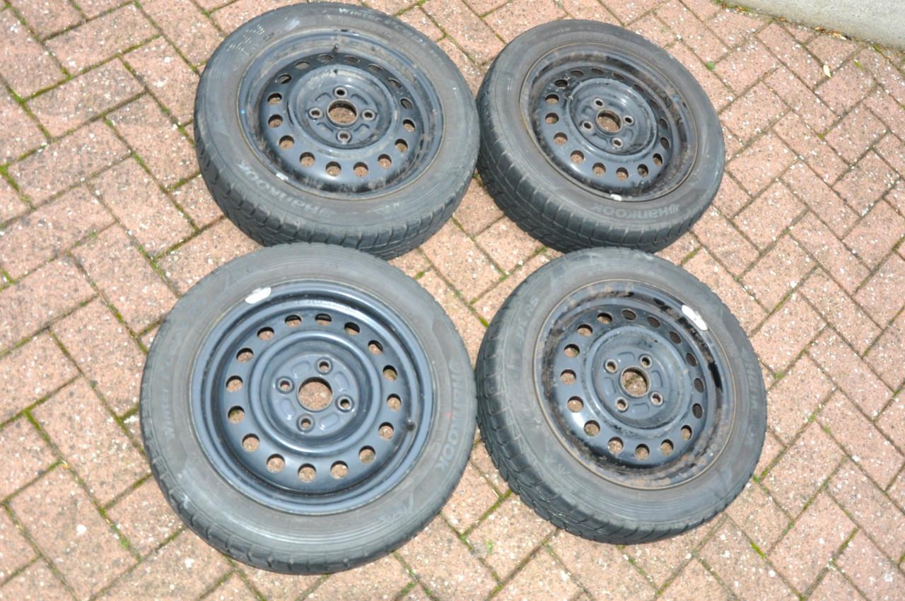 4x  14" velgen steekmaat 4x 100, ET 45 en naaf 54 + Hankook winterbanden