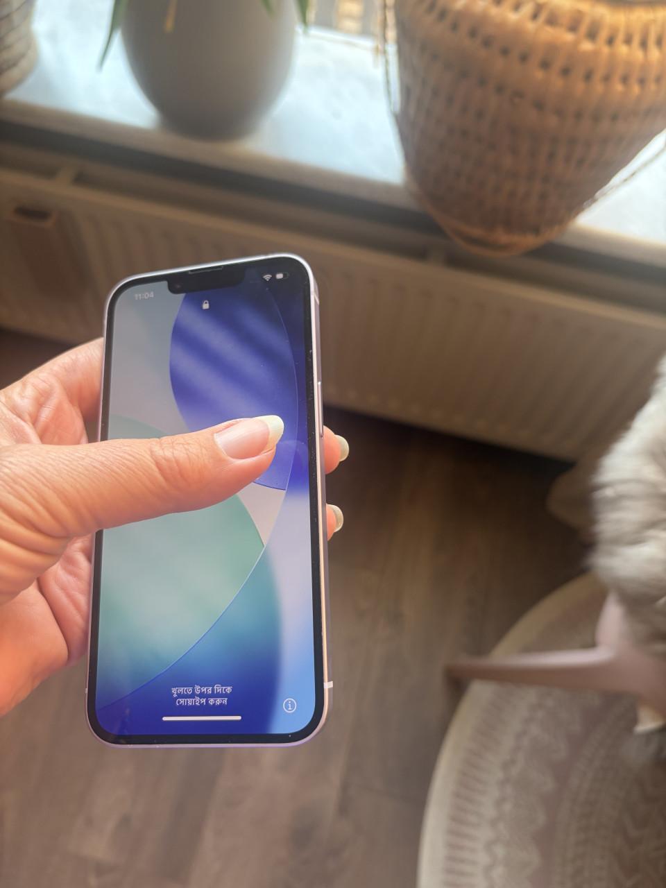 IPhone 14 lila